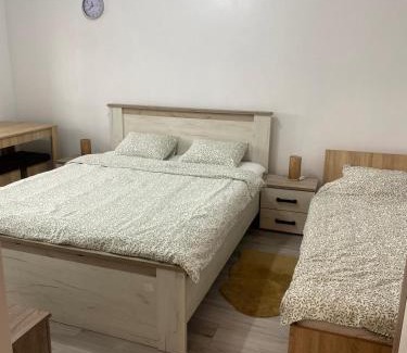 Turda Apartment | Relaxing Garsoniera Zak: Family-Friendly Retreat