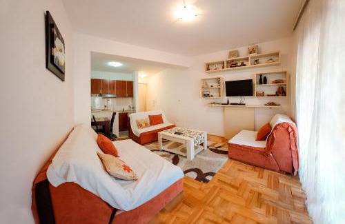 Podmaine Apartment | Family-Friendly Garsonjera Slavica Rajovic - Rated 10/10