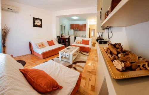 Podmaine Apartment | Family-Friendly Garsonjera Slavica Rajovic - Rated 10/10