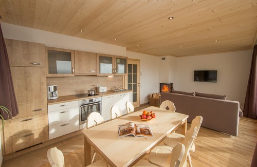 Mitterhofen Apartment | Pet-Friendly Gartenapartment Mandl with Pool and Spa Access