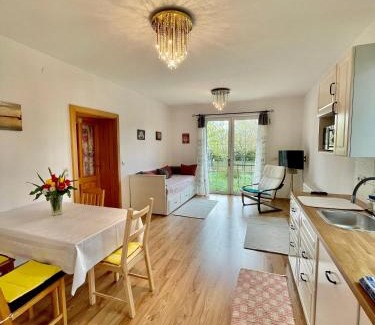 Weiden am See Apartment | Oceanfront Gartenapartment Storchenblick - Guest Rated 9.5