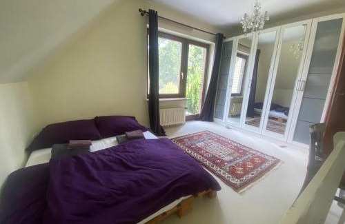 Wandsbek Apartment | Gartenblick-Oase: Family-Friendly Stay in Hamburg