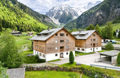 Brand Apartment | Gartenferienwohnung Ski In
