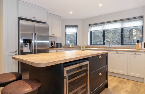 Ambleside House | Pet-Friendly Garth Hill House: Ideal Holiday Cottage Retreat