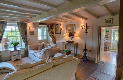 Eglwysbach House | Experience Comfort at Garth Iwrch - Pet-Friendly Retreat