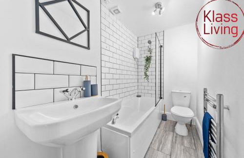 Coatbridge Apartment | Child-Friendly Garturk Apartment: Guest Rated 9.1/10