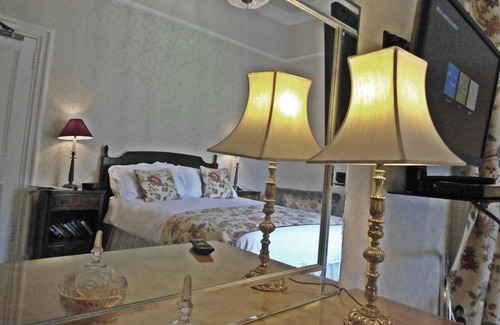 Alloa Bed & Breakfast | Experience Garvally House: 5-Star Spa Retreat with Breakfast
