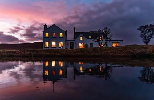 Kinbrace Hotel | Experience Comfort at Garvault House: Pet-Friendly Haven