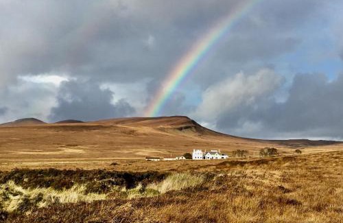 Kinbrace Hotel | Experience Comfort at Garvault House: Pet-Friendly Haven