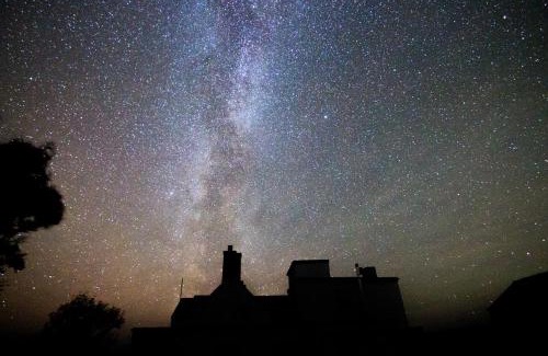 Kinbrace Hotel | Experience Comfort at Garvault House: Pet-Friendly Haven