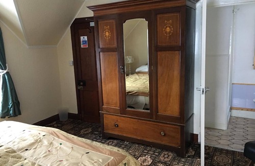 Kinbrace House | Garvault House: Guest Rated 9/10 with Family-Friendly Amenities