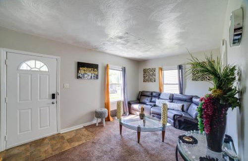 Gary House | Ideal Gary Vacation Rental near Lake Michigan with Amenities