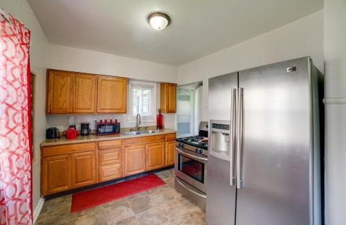 Gary House | Ideal Gary Vacation Rental near Lake Michigan with Amenities