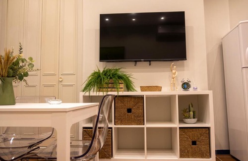 El Rocio Apartment | Family-Friendly Garza Imperial - Puente del Rey Awaits You