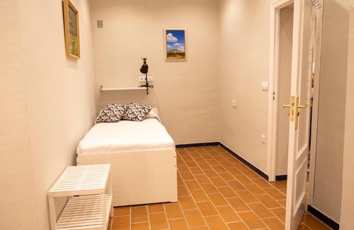 El Rocio Apartment | Family-Friendly Garza Imperial - Puente del Rey Awaits You
