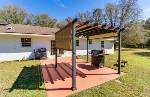 Dunnellon House | Serene Dunnellon Retreat with Fire Pit & Gas Grill