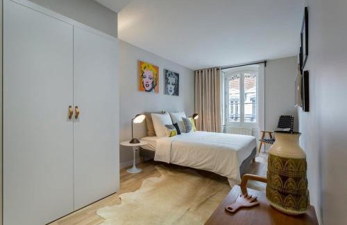 Bellecour - Hotel Dieu Apartment | Cozy Gasparin Studio in Lyon 2 - Child Friendly Retreat