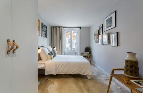 Bellecour - Hotel Dieu Apartment | Cozy Gasparin Studio in Lyon 2 - Child Friendly Retreat