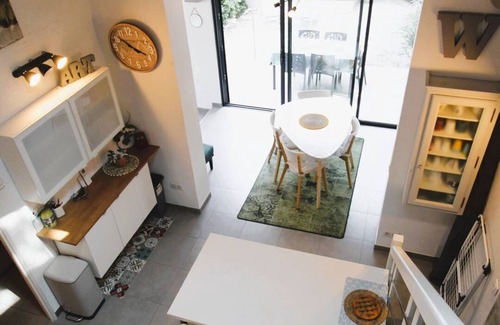 Gassin Apartment | Gassin Font-Mourier: Poolside Mazet with Tennis & Ocean Views