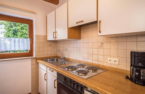Langenargen Apartment | Gästehaus Heilig: Serene Retreat Steps from Lake Constance