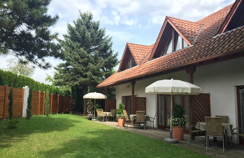Langenargen Apartment | Gästehaus Heilig: Serene Retreat Steps from Lake Constance