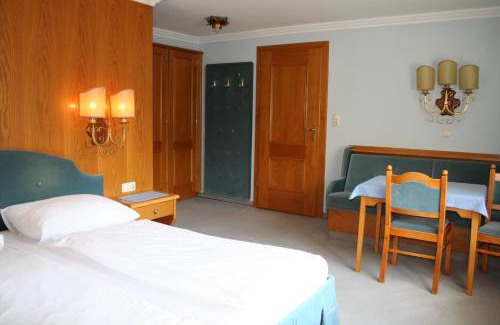 Elsbethen House | Pet-Friendly Gasthaus Überfuhr with Family Amenities