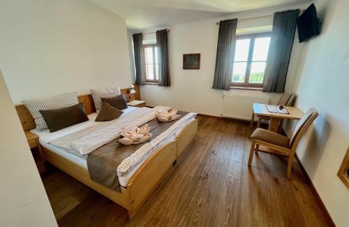 Collalbo Hotel | Pet-Friendly Retreat at Gasthaus Bad Siess with Ocean Views