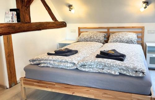 Uebigau-Wahrenbruck Apartment | Quiet Escape at Gasthaus Bomsdorf with Oceanfront Views
