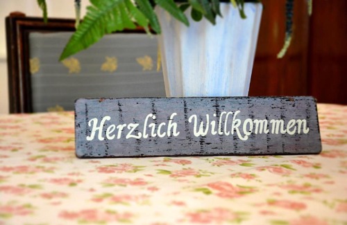 Laa an der Thaya Hotel | Cozy Gasthaus & Gästehaus Bsteh with Breakfast Included