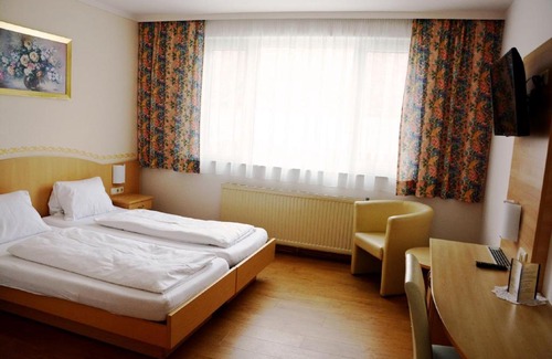 Laa an der Thaya Hotel | Cozy Gasthaus & Gästehaus Bsteh with Breakfast Included