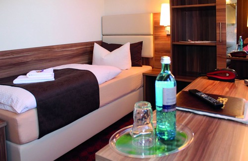 Suhl Hotel | Discover Gasthaus Goldener Hirsch: Rated 9.2 with Great Amenities