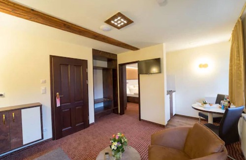 Suhl Hotel | Discover Gasthaus Goldener Hirsch: Rated 9.2 with Great Amenities