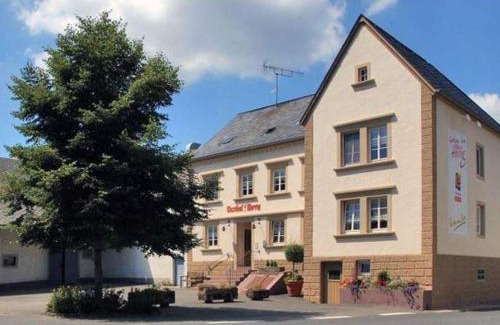Meckel Hotel | Cozy Gasthaus Herrig: Pet-Friendly Stay with Breakfast