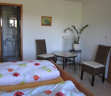 Obing House | Cozy Gasthaus Hingerl: Breakfast Included & Top Reviews