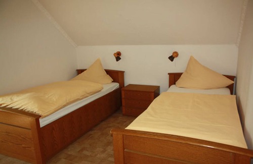 Region Hannover District House | Discover Gasthaus Kehrwieder: Family-Friendly Retreat