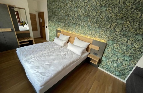 Amelunxen Hotel | Pet-Friendly Gasthaus Kirchhoff: Family-Approved Getaway