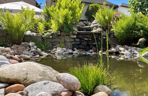 Amelunxen Hotel | Pet-Friendly Gasthaus Kirchhoff: Family-Approved Getaway