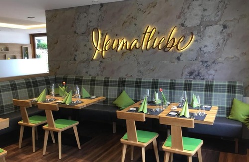 Amelunxen Hotel | Pet-Friendly Gasthaus Kirchhoff: Family-Approved Getaway