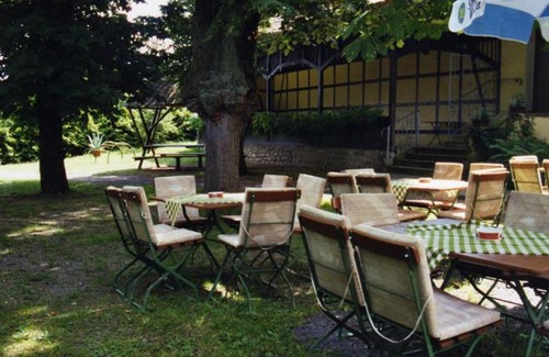 Rudolstadt House | Discover Gast- und Pensions-Haus Hodes: Pet Friendly Retreat