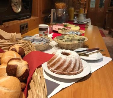Gortipohl Bed & Breakfast | Discover Gasthaus Muntafuner Stöbli - Rated 8.9/10