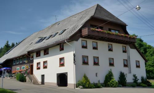 Grafenhausen House | Cozy Gasthaus Pension Zum Löwen: Child-Friendly Retreat