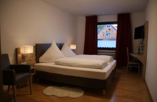 Hildesheim District Hotel | Cozy Retreat at Gasthaus Reinhardt - Pet and Child Friendly