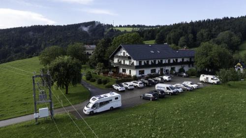 Weyregg am Attersee House | Oceanfront Haven at Gasthaus Schöberingerhof: Rated 8.3/10