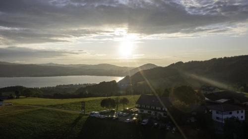 Weyregg am Attersee House | Oceanfront Haven at Gasthaus Schöberingerhof: Rated 8.3/10