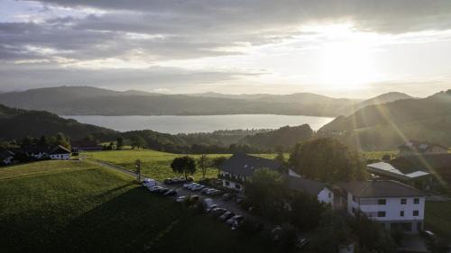 Weyregg am Attersee House | Oceanfront Haven at Gasthaus Schöberingerhof: Rated 8.3/10