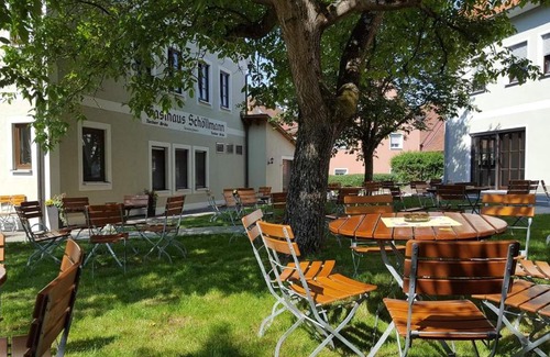 Feuchtwangen Hotel | Guest Rated: Gasthaus Schöllmann with Restaurant Amenities
