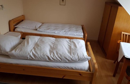 Flacht Hotel | Welcoming Gasthaus Schug-Müller: Pet-Friendly Retreat