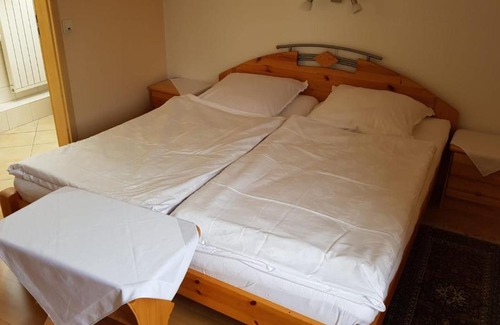 Flacht Hotel | Welcoming Gasthaus Schug-Müller: Pet-Friendly Retreat