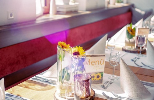 Rot an der Rot House | Cozy Gasthaus und Pension Zur Linde with Breakfast Included