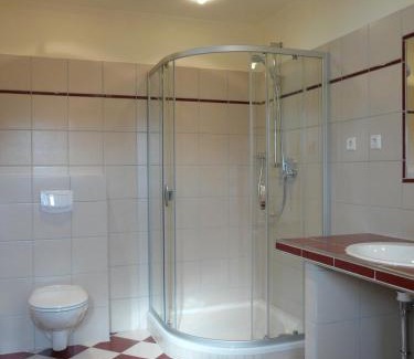 Oberwesel House | Top-Rated Gasthaus Weingut Stahl: Pet-Friendly Retreat
